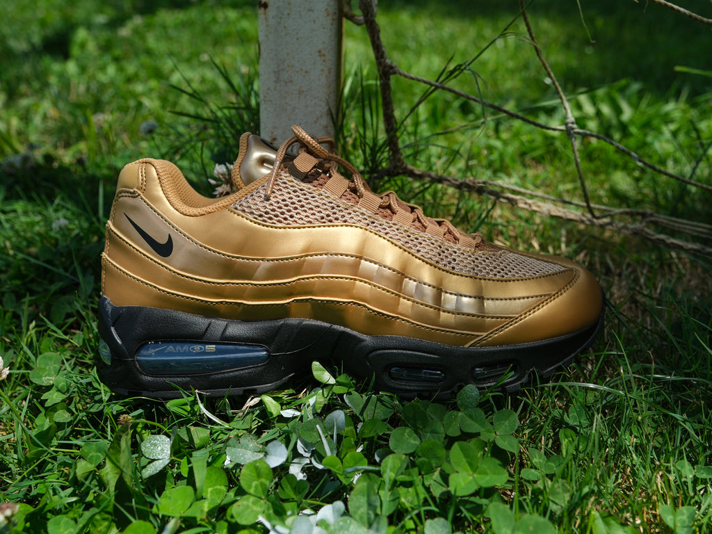 Size 13 - Nike Air Max 95 Premium Metallic Gold No Box DS 2017 NIKE AIR MAX 95 918359 700 METALLIC GOLD BULLET 8.5  main image 4