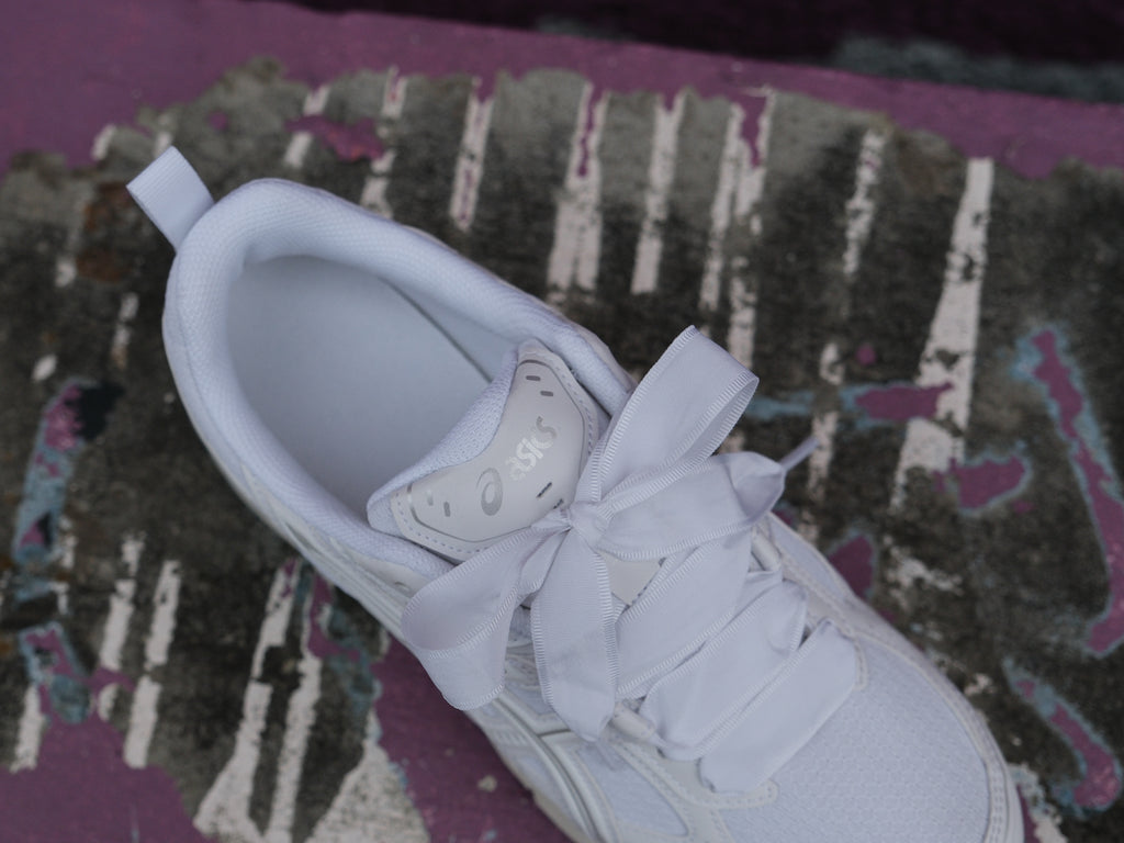 Sweetwater フリル付きホワイトアンダースコート ASICS GEL-NUNOBIKI 'White/Pure Silver' -Originally $110.00