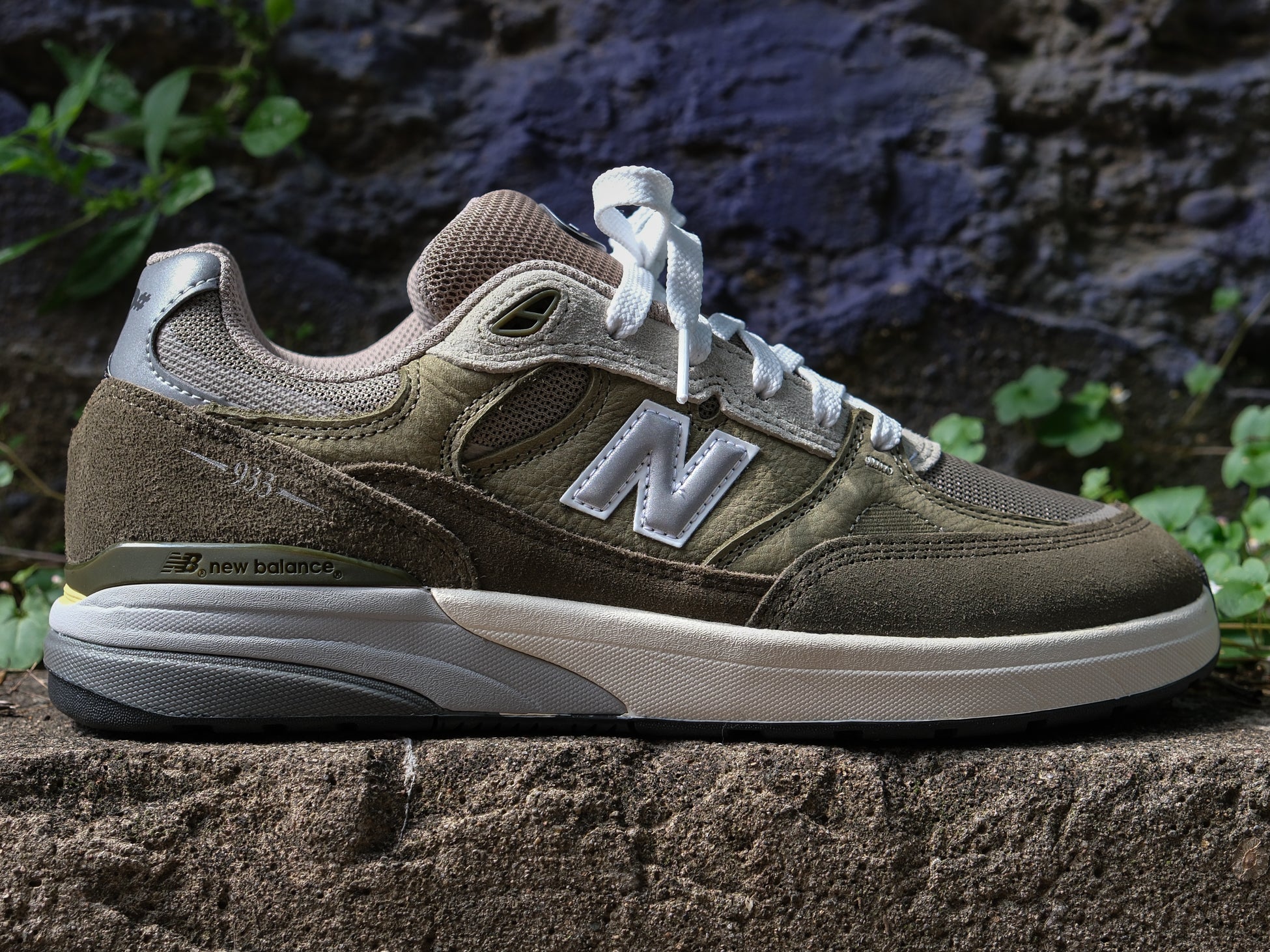New Balance Numeric Andrew Reynolds 933 (Black/Olive