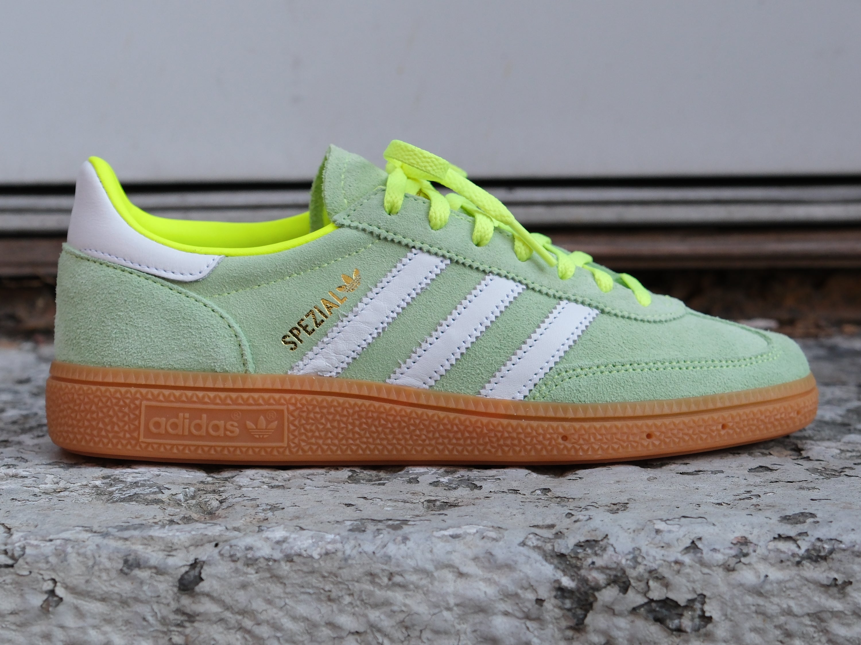 スニーカー adidas Handball Special Solar Yellow JI2655 Adidas Women's Handball Spezial 'Solar Yellow/Cloud White