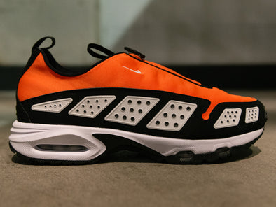 Nike Women's Air Max Sunder 'Safety Orange'