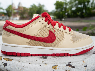 Nike Dunk Low Retro SE 'Strawberry Waffle'