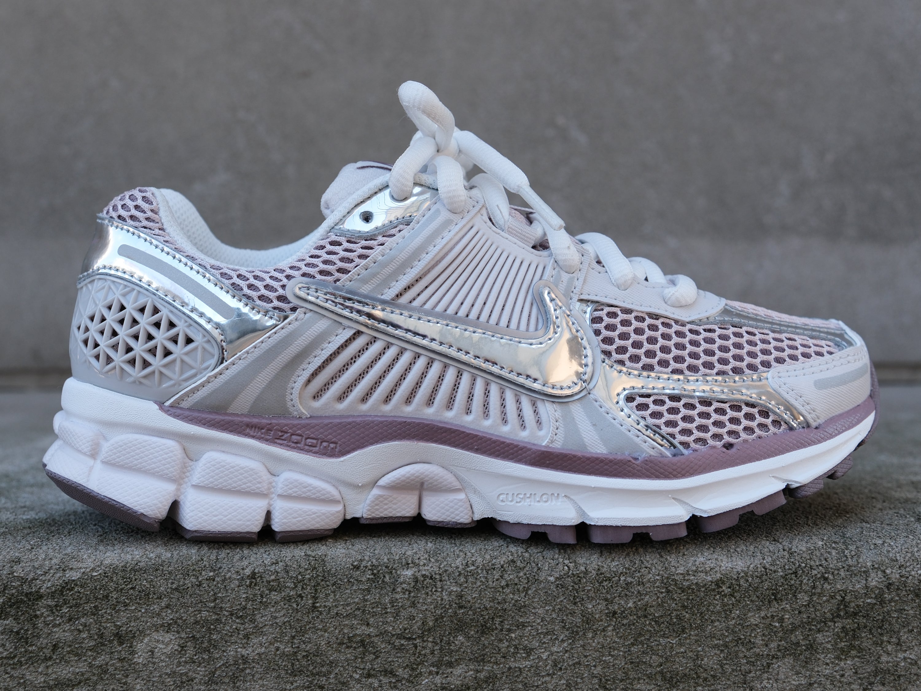 Nike Women's Zoom Vomero 'Vast Grey/Platinum Violet'