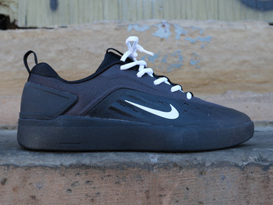 Nike SB Zoom Nyjah 4 'Black/White'