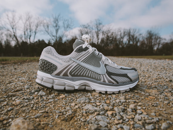 Nike Zoom Vomero 5 Premium 'Metallic Silver'