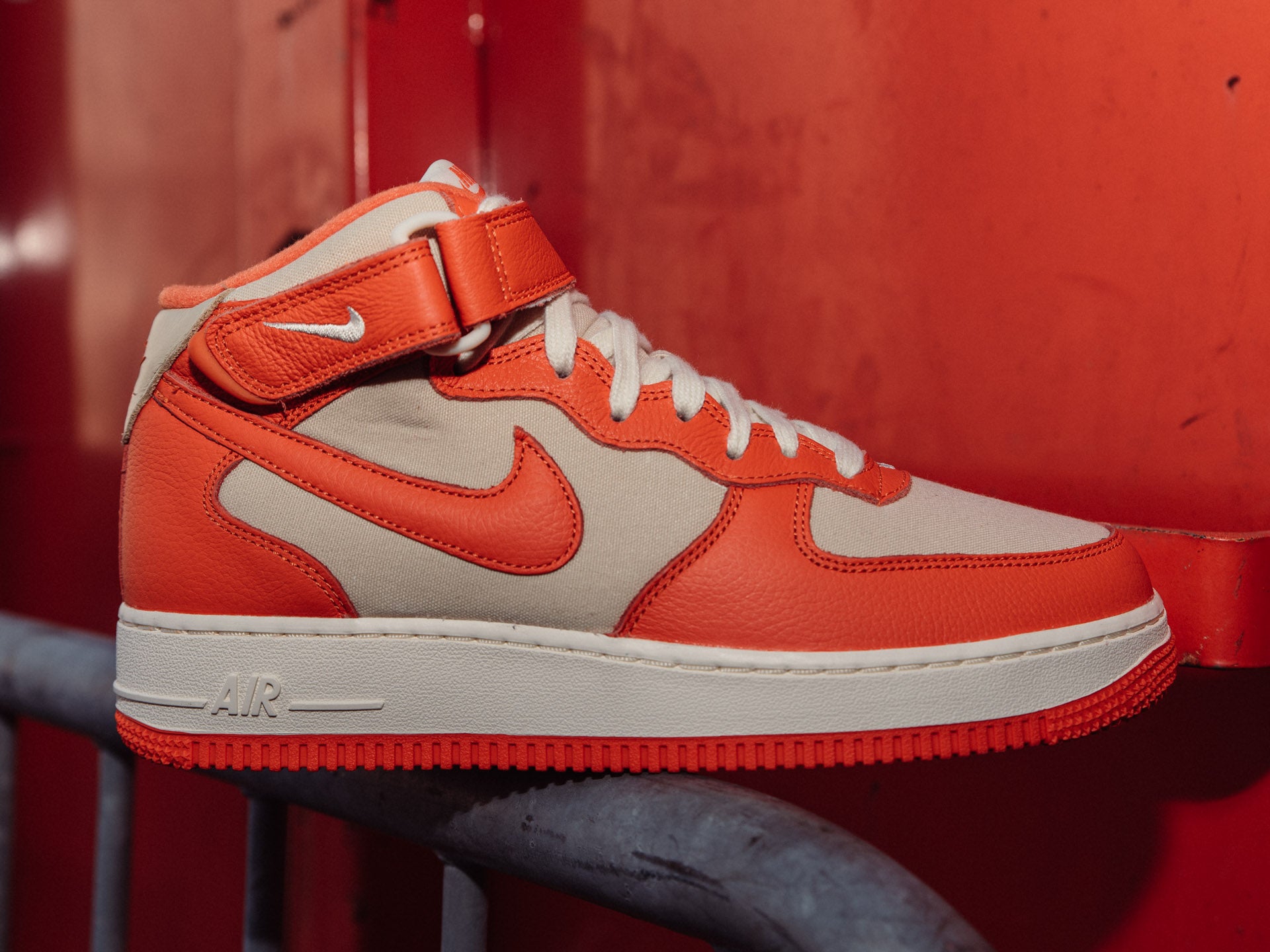 Nike air force 1 mid orange Clearance